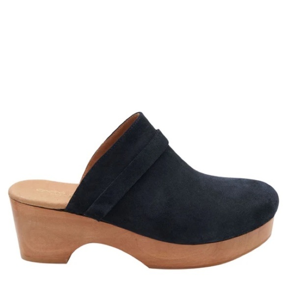 Andre Assous Signature Clogs in Navy - Picture 1 of 10